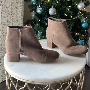 Cityclassified Brown booties 👢